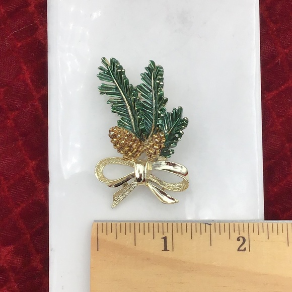 Vintage Gerry's Holiday Pinecone & Boughs Brooch Pin - Picture 12 of 13
